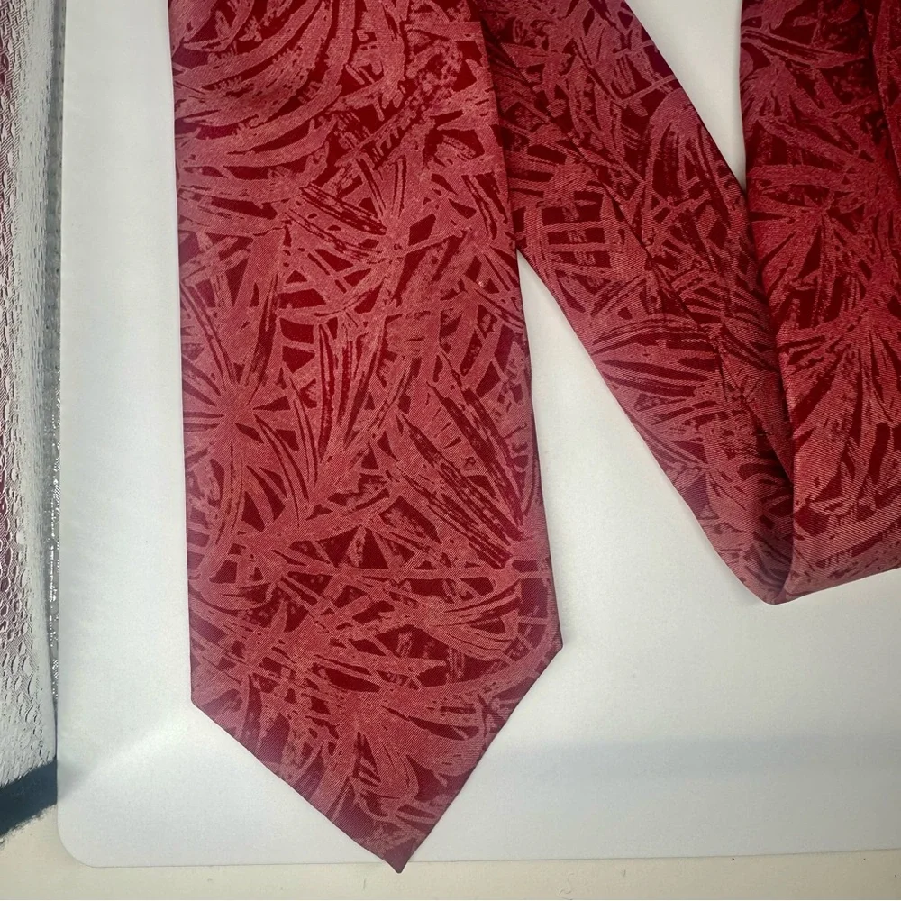 Vintage Ernest J. Carston Floral Pink Classic Silk Tie, Chicago